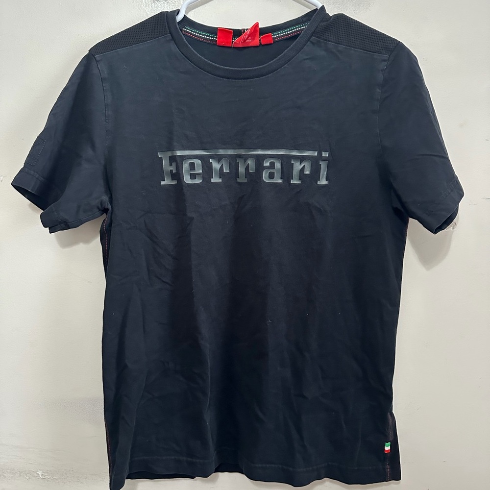 Puma black Scuderia Ferrari t-shirt Men’s Size Small Short Sleeve Logo Crewneck